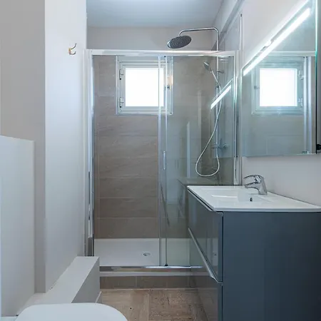 Amazing Sea View 2bdr Swimming Pool Parking
